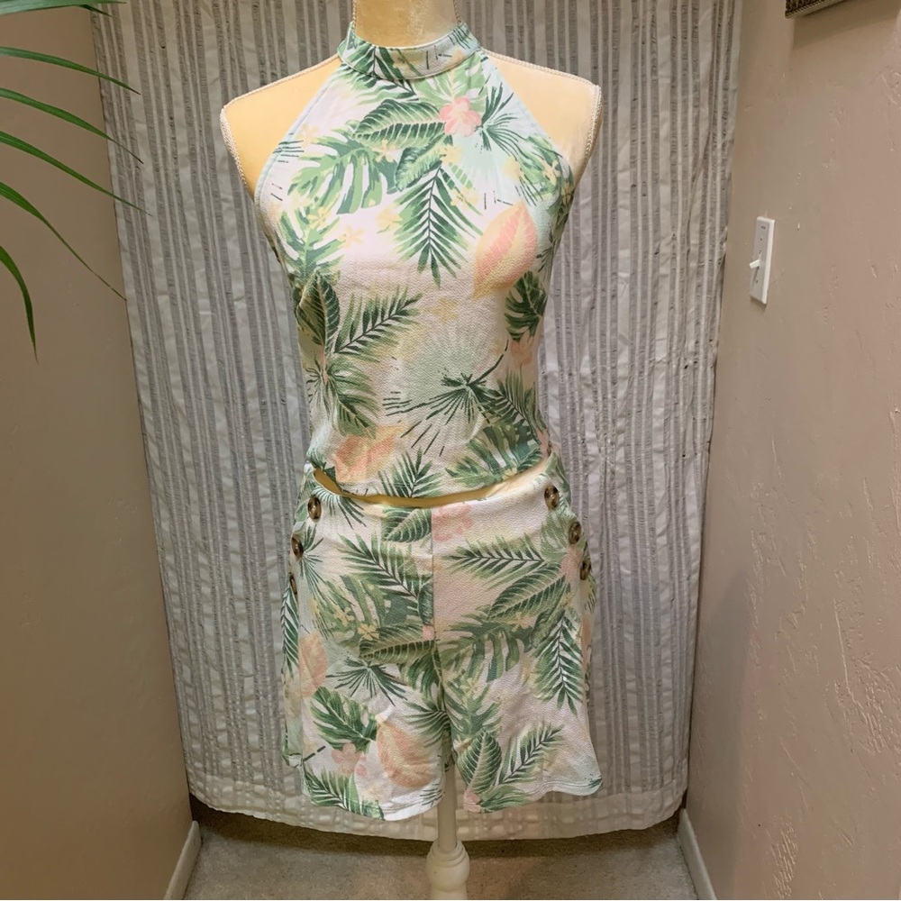 Adorable Tropical pattern. Beach set. Derek Heart brand size L.